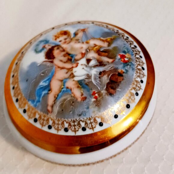 Limoges "Madeleine Sezille" Trinket Box - Hand Painted Cherubs - Adorable - Picture 1 of 6